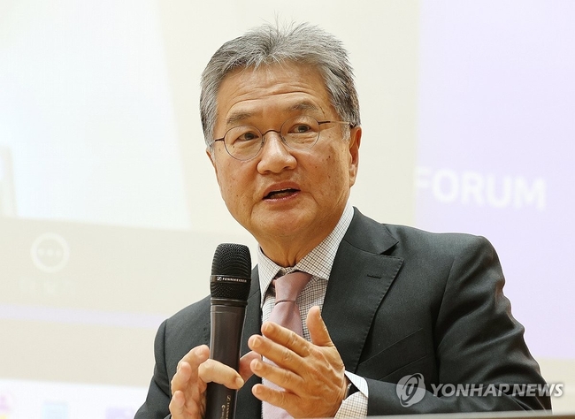 15일 오전 서울 성북구 고려대 백주년기념관에서 열린 '2024 트라이포럼·고려대 아세아문제연구원 심포지엄' 좌담회에서 조셉 윤<br>
전 미 국무부 대북정책특별대표가 발언하고 있다. 2024.11.15 【서울=연합뉴스】