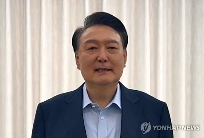 윤석열 대통령이 15일 공수처 출석 관련 대국민 담화를 하고 있다. 2025.1.15 【대통령실 제공=연합뉴스】