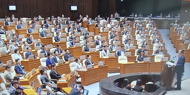 교섭단체 대표 연설을 하는 정청래 민주당 대표