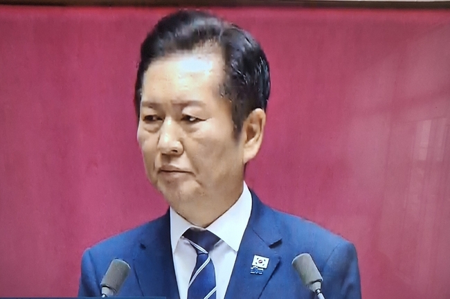 교섭단체 대표 연설을 하는 정청래 민주당 대표