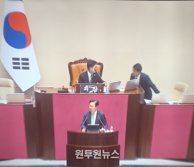 국민의힘은 25일 검찰청 폐지와 경제부처 개편 등을 골자로 한 정부조직법 의결을 막기 위해 필리버스터(무제한 토론에 돌입했다.