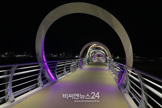 경관 개선사업이 완료된 장군교 주·야간 모습