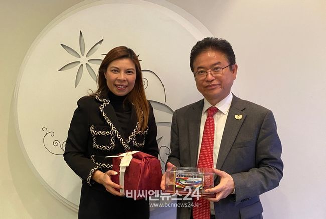 이철우 경북도지사, 윈섬 아우 홍콩경제무역대표부 수석대표 접견