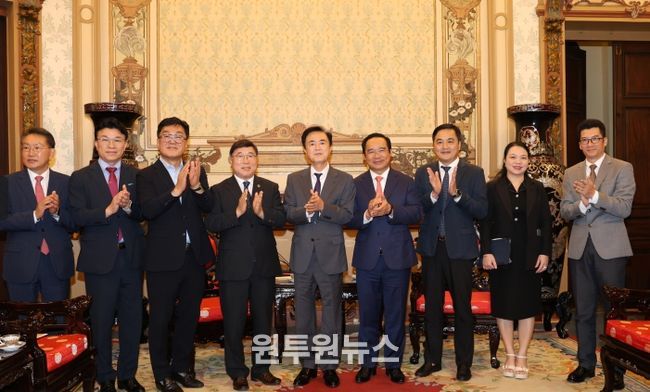 김태흠 지사, 호치민시 인민위원장 접견