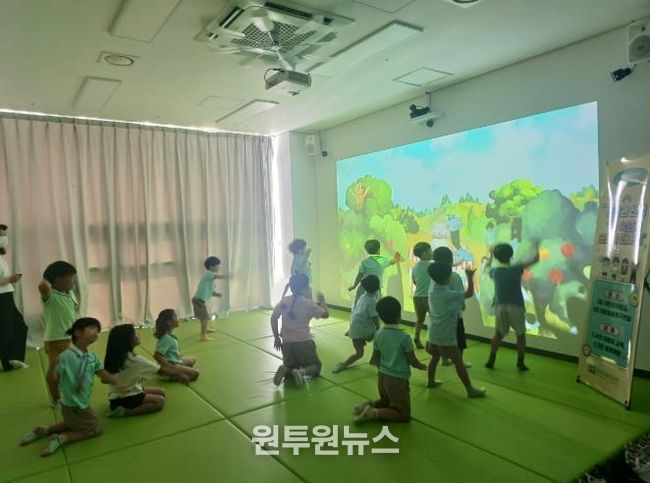 책 숲으로 소풍 가요, 사천시립도서관 견학 프로그램 인기