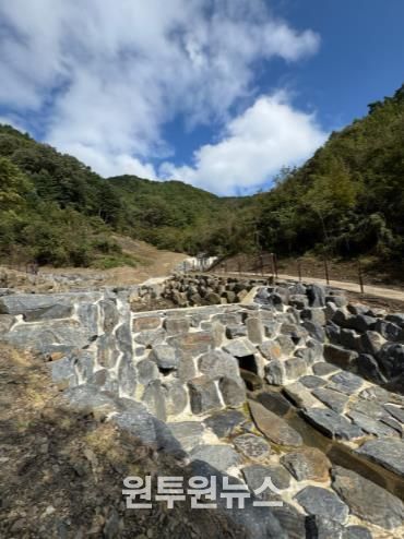 완성된 사방댐 시설