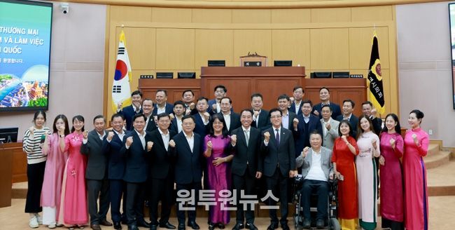 베트남 빈롱성 대표단 접견