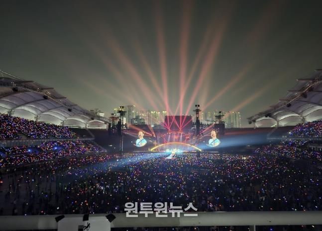 고양종합운동장에서 열린 콜드플레이 내한공연(사진 제공=라이브네이션코리아)