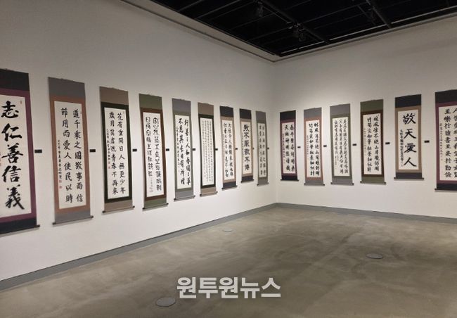 문화예술동아리 전시회 모습