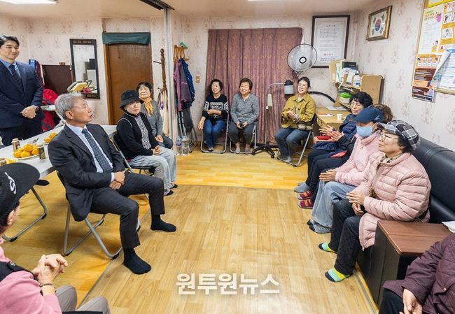 윤환 계양구청장, 경로당 현장 방문해 어르신 애로사항 청취