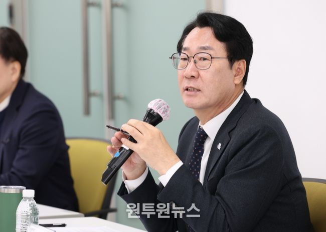 정명근 화성특례시장이 4일 화성특례시 AI 자문단 위촉식에서 발언하고 있다