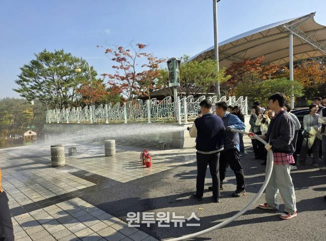 5일 기흥구청에서 합동 소방 훈련이 진행되고 있다