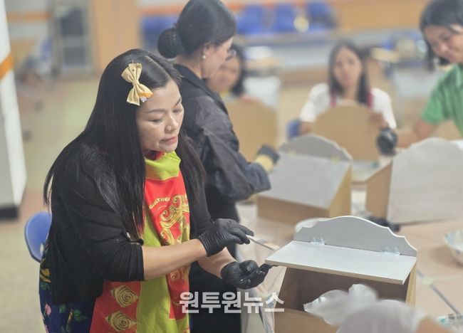 25년 결혼이민여성을 위한 사업(토탈공예 자격증 취득 과정 중)