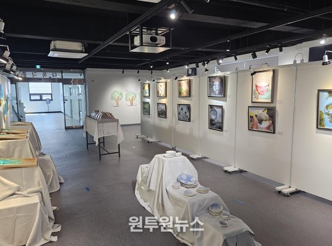 늘푸른 샘의 예술작품 전시