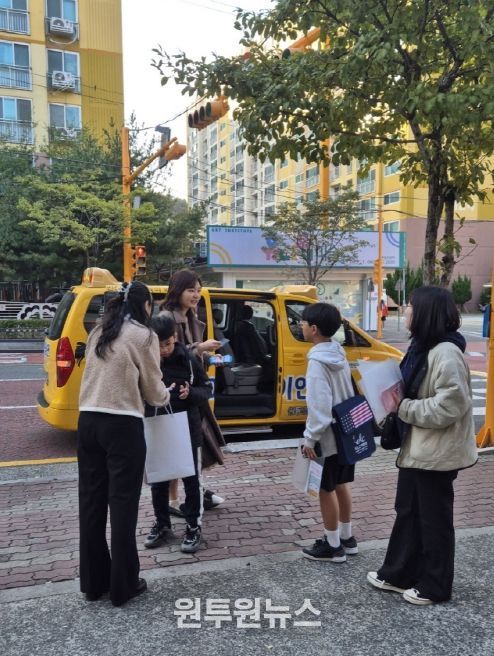 포항시 청소년상담복지센터는 지난 4일 오천 원동근린공원 일원에서 ‘2025년 하반기 청소년 유관기관·1388청소년지원단 연합 아웃리치’를 운영했다.