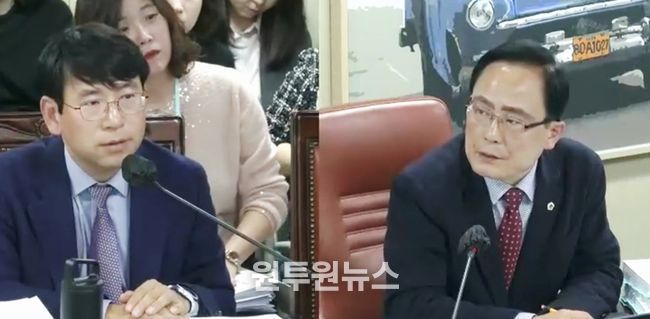 김형재 의원이 4일 열린 서울시의회 제333회 정례회 문화체육관광위원회 행정사무감사에서 서울시 홍보기획관을 상대로 TBS(교통방송) 관련 예산 집행의 형평성 및 투명성 부족 문제를 지적하고 있다.