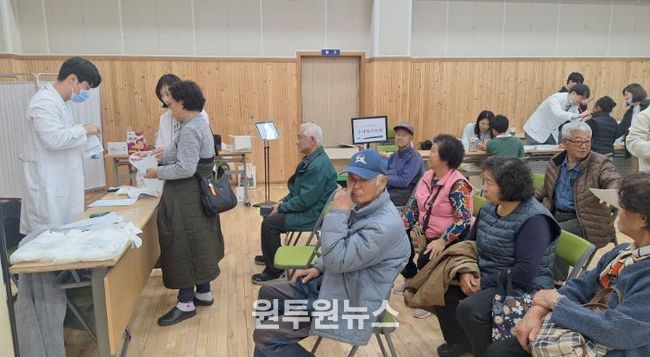 강원대생 100여명, 횡성군 공근면에서 따뜻한 손길 펼쳐