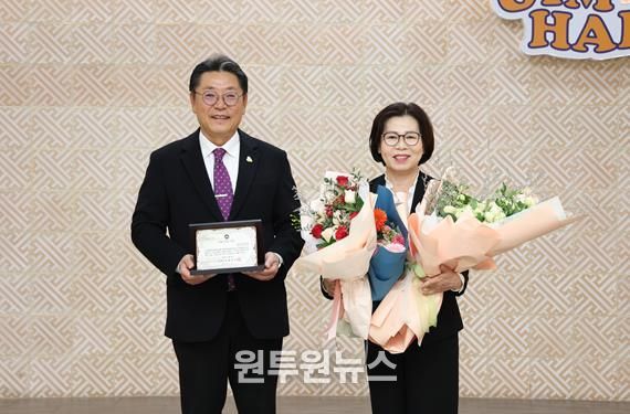 김해시 (주)벽산인슈로 지영란 대표,11월 자랑스러운 김해 CEO상 수상