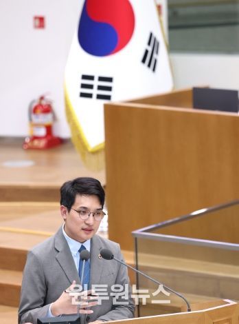 경기도의회 여성가족평생교육위원회 장민수 의원(더불어민주당, 비례)