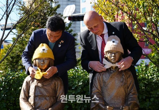성북구·글렌데일시 우호 10년, 평화의 소녀상서 화합 다짐