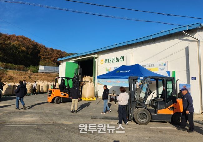 지난 11일 대동창고에서 진행된 ‘2025년산(産) 공공비축미곡 매입