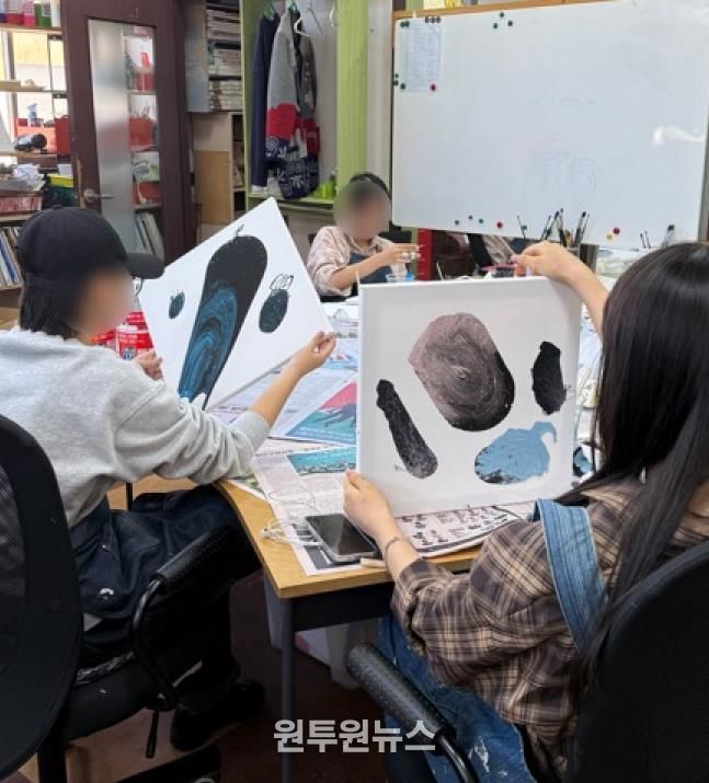 수원여자단기청소년쉼터 미술 전시회 '별빛을 보듬다' 개최