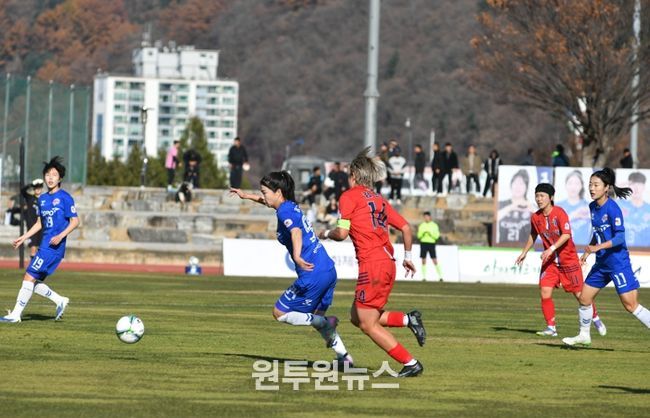 화천 KSPO가 지난 15일 화천에서 열린 2025 WK리그 챔피언 결정전 2차전에서 승리하며, 창단 11년 만에 처음으로 챔피언의 자리에 올랐다