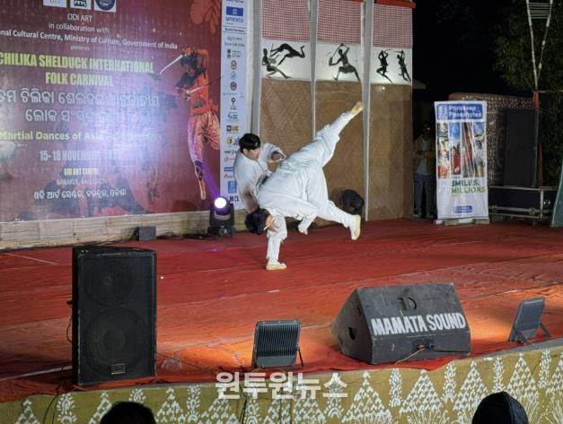 충주시립택견단, 아시아에 울려퍼지는 이크! 에크!