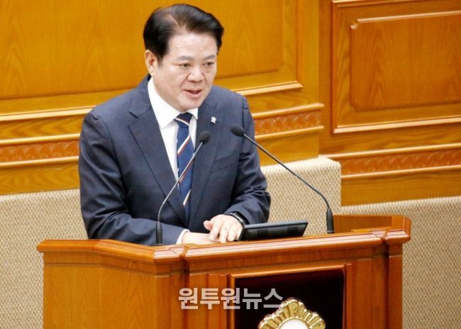 제307회 안양시의회 제2차 정례회에서 최대호 안양시장이 시정연설을 하고 있다