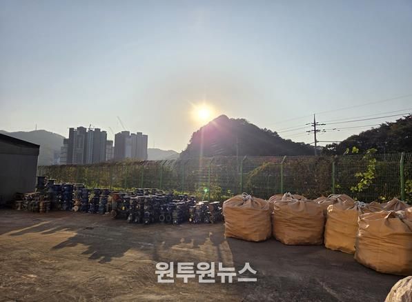 폐수도계량기 및 부속자재 사진