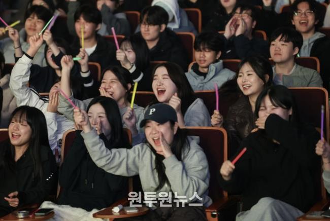 의왕 고3 청소년 힐링콘서트 <#OFF DAY>, 성공적 개최