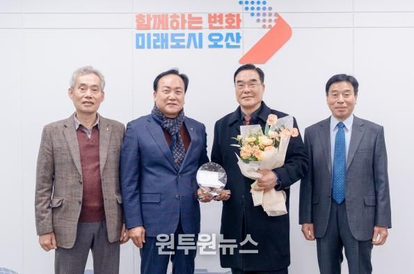 오산시, 대한노인회 오산시지회 신건호 회장 ‘1일 명예시장’ 위촉