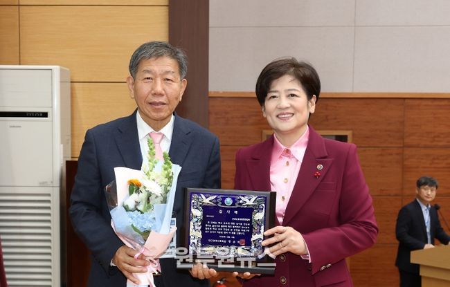 2025 사랑나눔 교육기부 유공자 유공기관(단체) 감사패 수여식(군위교육발전위원회)