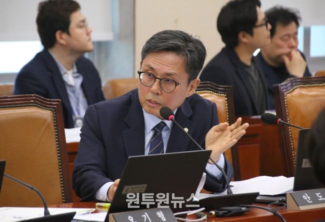 더불어민주당 안도걸 의원(국회 기획재정위원회 위원, 당 정책위원회 상임부의장)