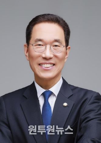 더불어민주당 김주영 국회의원(경기 김포갑, 국회 기후에너지환경노동위원회 간사)