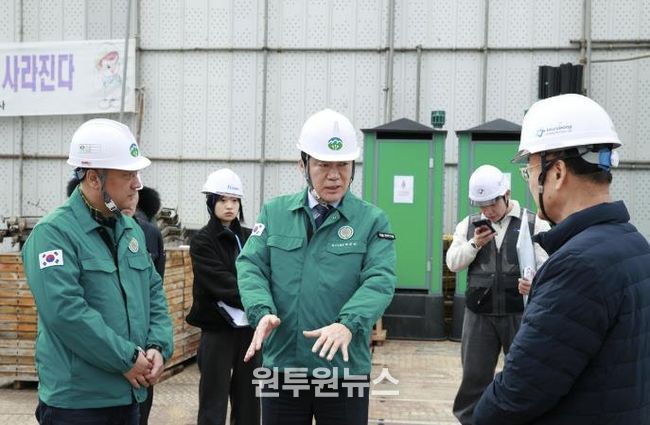 지난 2월 해빙기 대비 건축공사장 안전점검에 나선 박준희 관악구청장