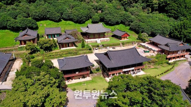 빼어난 자연경관을 자랑하는 나주 불회사가 ‘2025년 우리고장 국가유산 활용사업’에서 전통산사 분야 우수사업으로 선정되며 2년 연속 국가유산청장상을 수상했다.