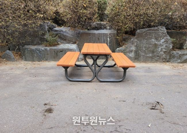 고양시 일산서구, 탄현1동 벤치 교체·피크닉 테이블 설치 완료