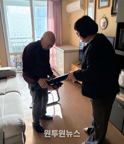 부발읍 연말 맞아 100세 이상 어르신 가정 방문, 존경과 감사 전해
