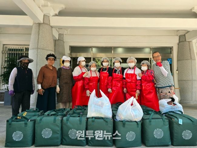 전남장흥지역자활센터, ‘같이도시락’ 대상 청소년에 크리스마스 선물 전달