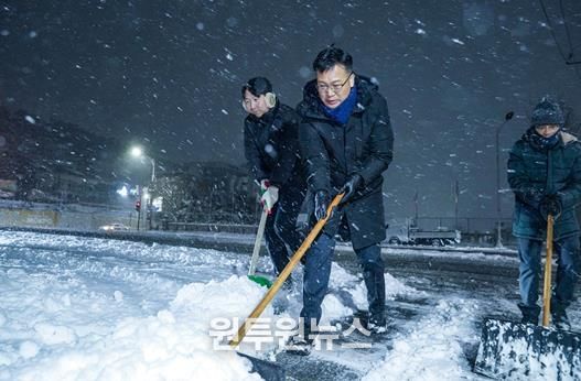 목포시, 밤샘 제설작업으로 시민 불편 최소화 총력 대응