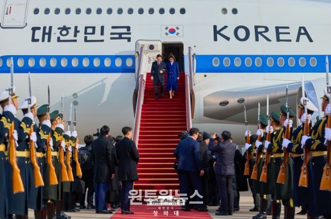 베이징 서우두 공항 도착(청와대)