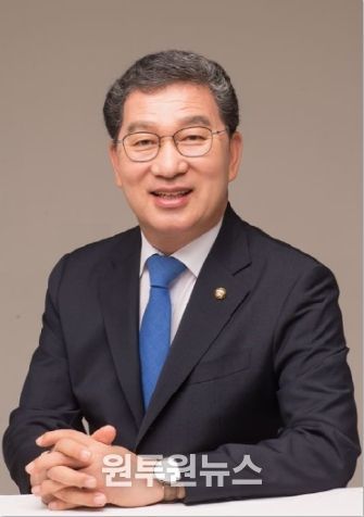 더불어민주당 신정훈 국회의원(전남 나주·화순, 국회 행정안전위원장)