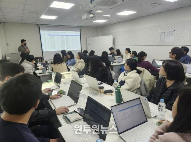 의왕시청소년재단, 디지털 전환 대응을 위한 직원 역량 강화 교육 추진