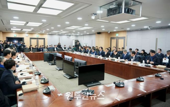 일주일만에 국회서 2차 간담회