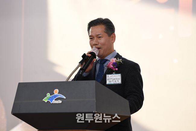 22일 광산구청 7층 윤상원홀에서 광산구 골목형상점가 상인연합회 회장 이‧취임식이 열린 가운데, 박형국 제4대 신임 회장이 취임사를 밝히고 있다.