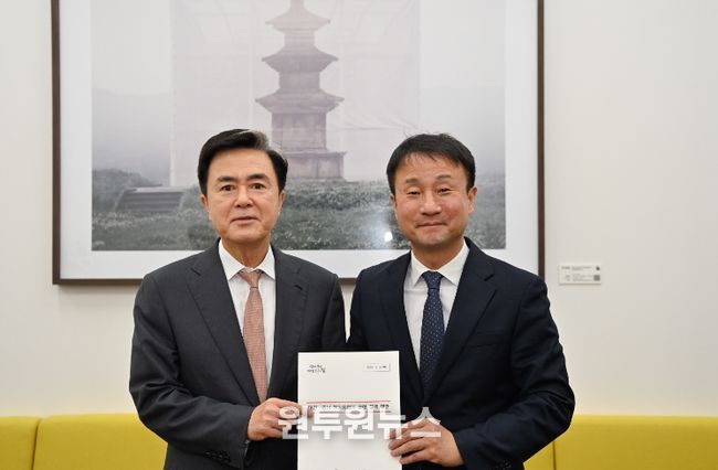 김태흠 충남도지사와 한병도 더불어민주당 원내대표