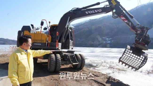 육동한 시장 얼음낚시터 파쇄현장 점검(사북면 원평리 일대)