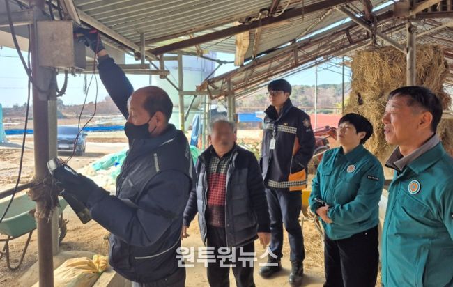 23일 관내 축사에서 진행된 화재·전기 합동 안전 점검