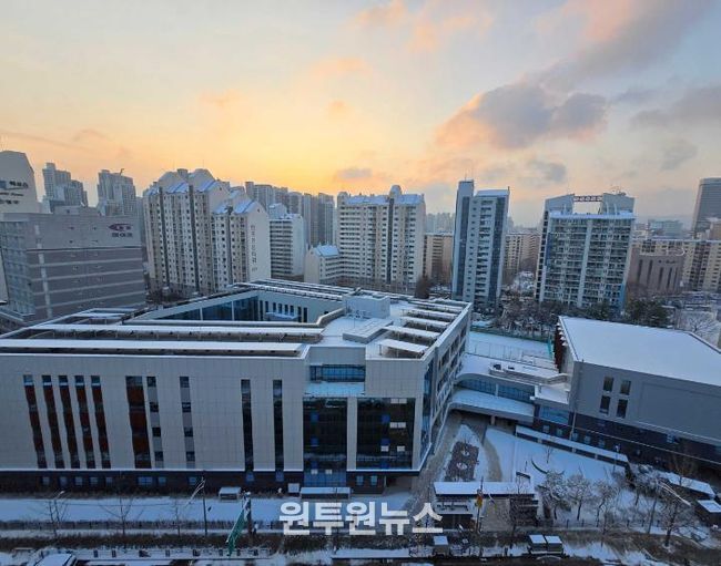 잠원동 청담고 전경